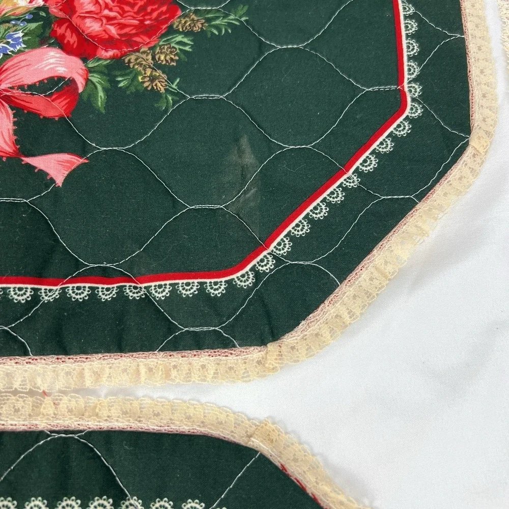 Vintage Quilted Floral Placemats Set‎ of 4 Green Red Cottagecore Holiday Roses